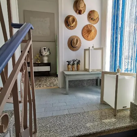 Casa Di Perla Con Piscina E Campo Da Tennis