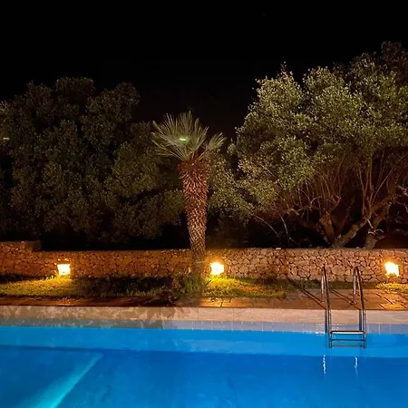 Casa Di Perla Con Piscina E Campo Da Tennis *