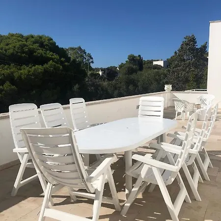 Casa Di Perla Con Piscina E Campo Da Tennis